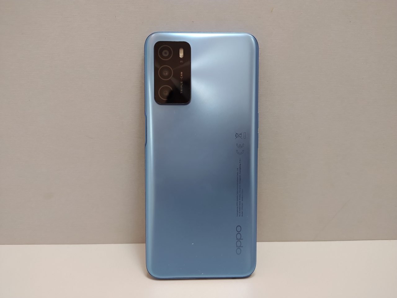 Задняя панель OPPO A16