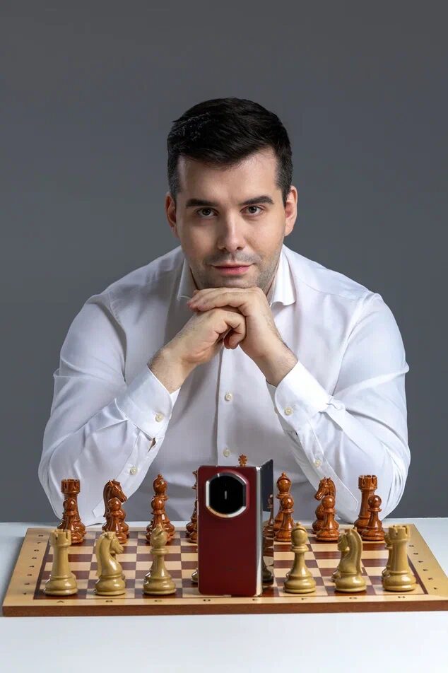 Шахматы выходят за пределы доски: в Москве состоится уникальный сеанс с Яном Непомнящим 3 Шахматы выходят за пределы доски: в Москве состоится уникальный сеанс с Яном Непомнящим