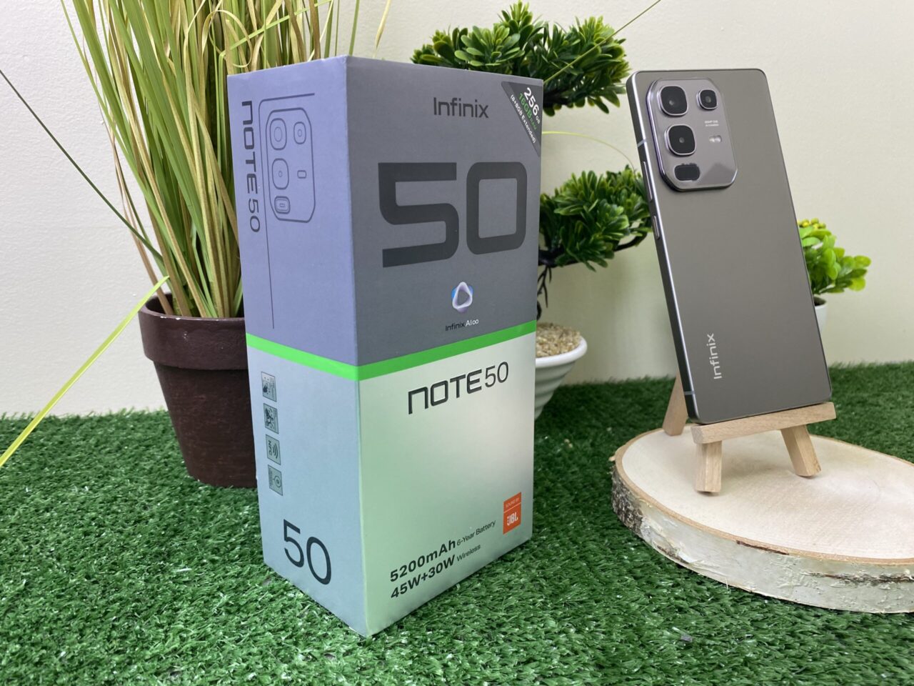 Infinix Note 50: Бюджетный флагман или Маркетинговая ловушка? 2 Infinix Note 50: Бюджетный флагман или Маркетинговая ловушка?