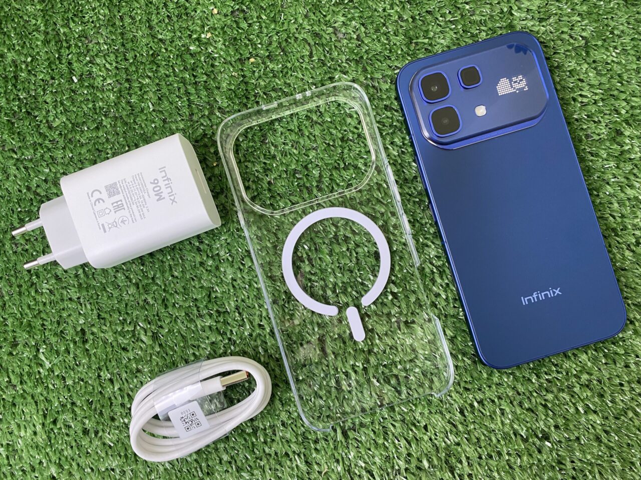 Infinix с сюрпризом: обзор Note 60 Pro с мини-экраном и датчиком пульса