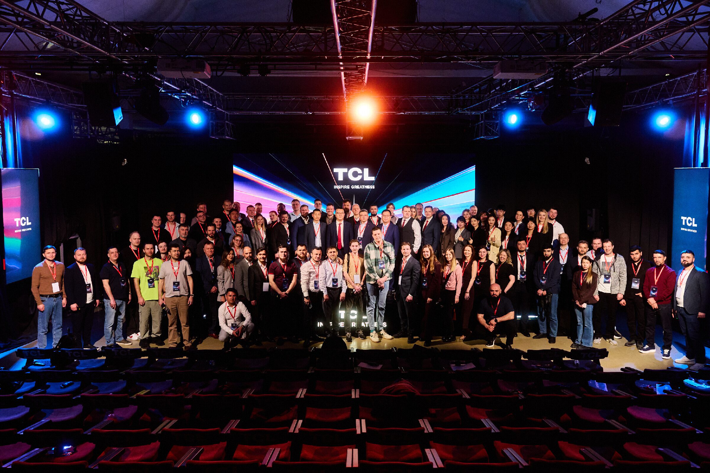 TCL показала 163-дюймовый телевизор и не только. Уже в РФ