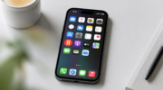 Экран iPhone с Яндекс Пэй