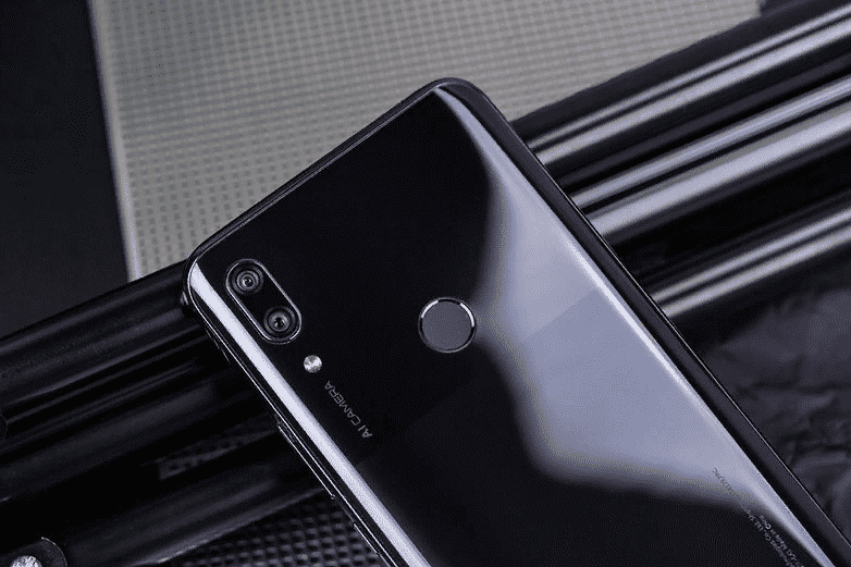 Хотите всплывающую камеру на бюджетный смартфон? Встречайте обзор Huawei P Smart Z