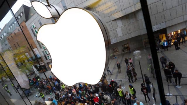 Apple готова компенсировать искусственное замедление айфонов