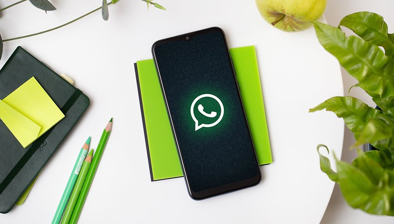 После обновления WhatsApp позволит использовать одну учетную запись на нескольких устройствах