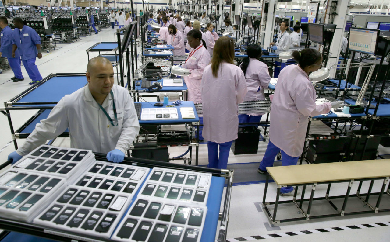 Apple решилась сэкономить на комплектующих «Айфонов»