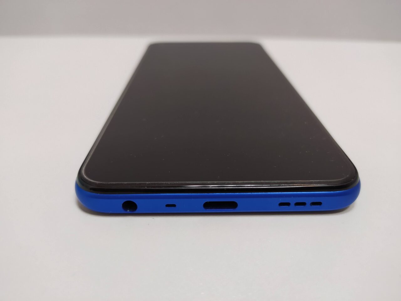 Нижняя часть Oppo A55