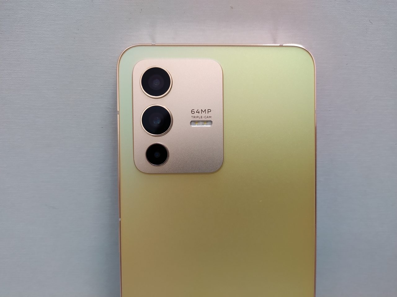 Камеры Vivo V23