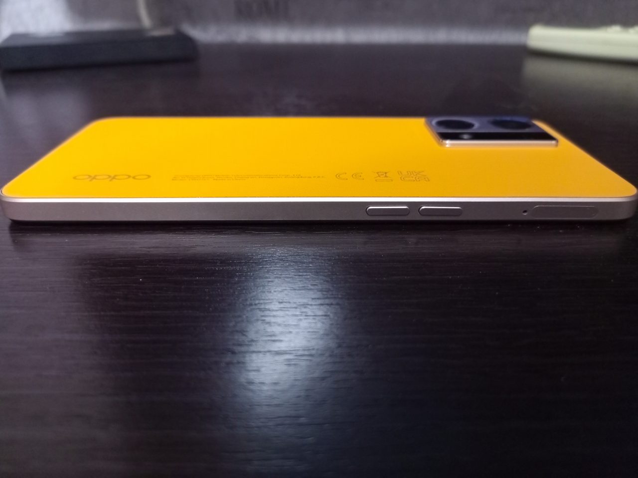 Обзор OPPO Reno 7 — сочный дизайн, микроскоп, отличный баланс