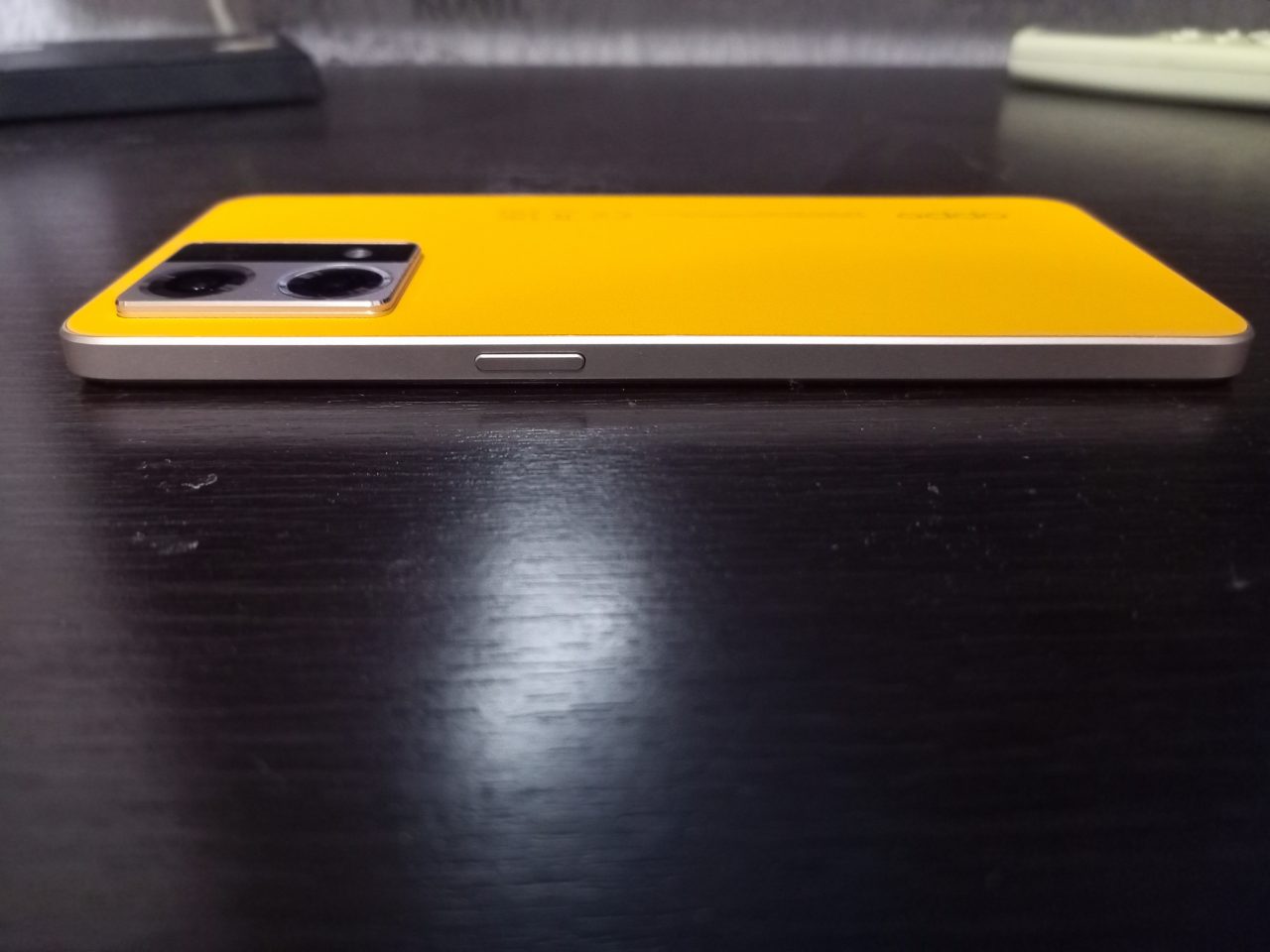 Обзор OPPO Reno 7 — сочный дизайн, микроскоп, отличный баланс